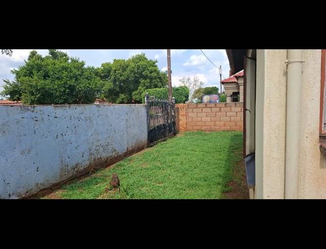 2 BEDROOM HOUSE FOR SALE IN SOSHANGUVE XX